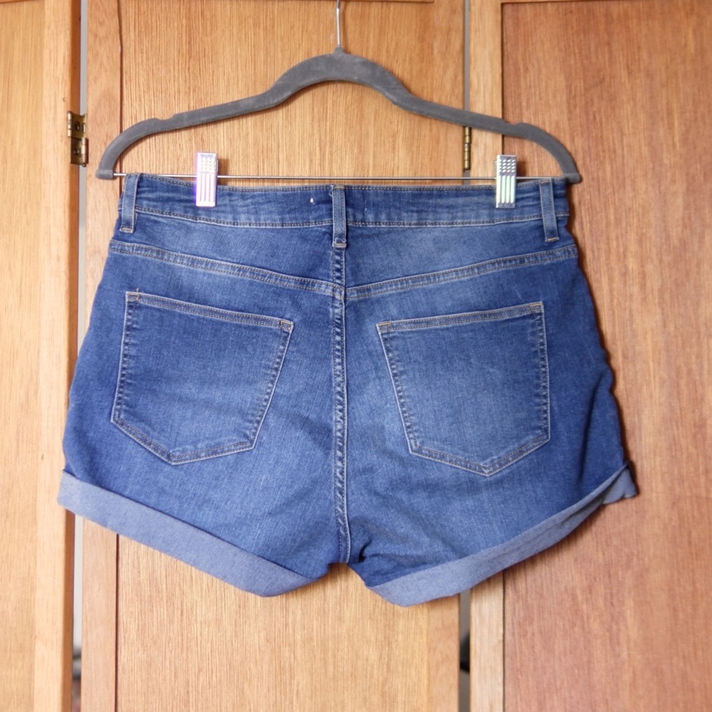 H&M Jean Shorts - Picture 2 of 10